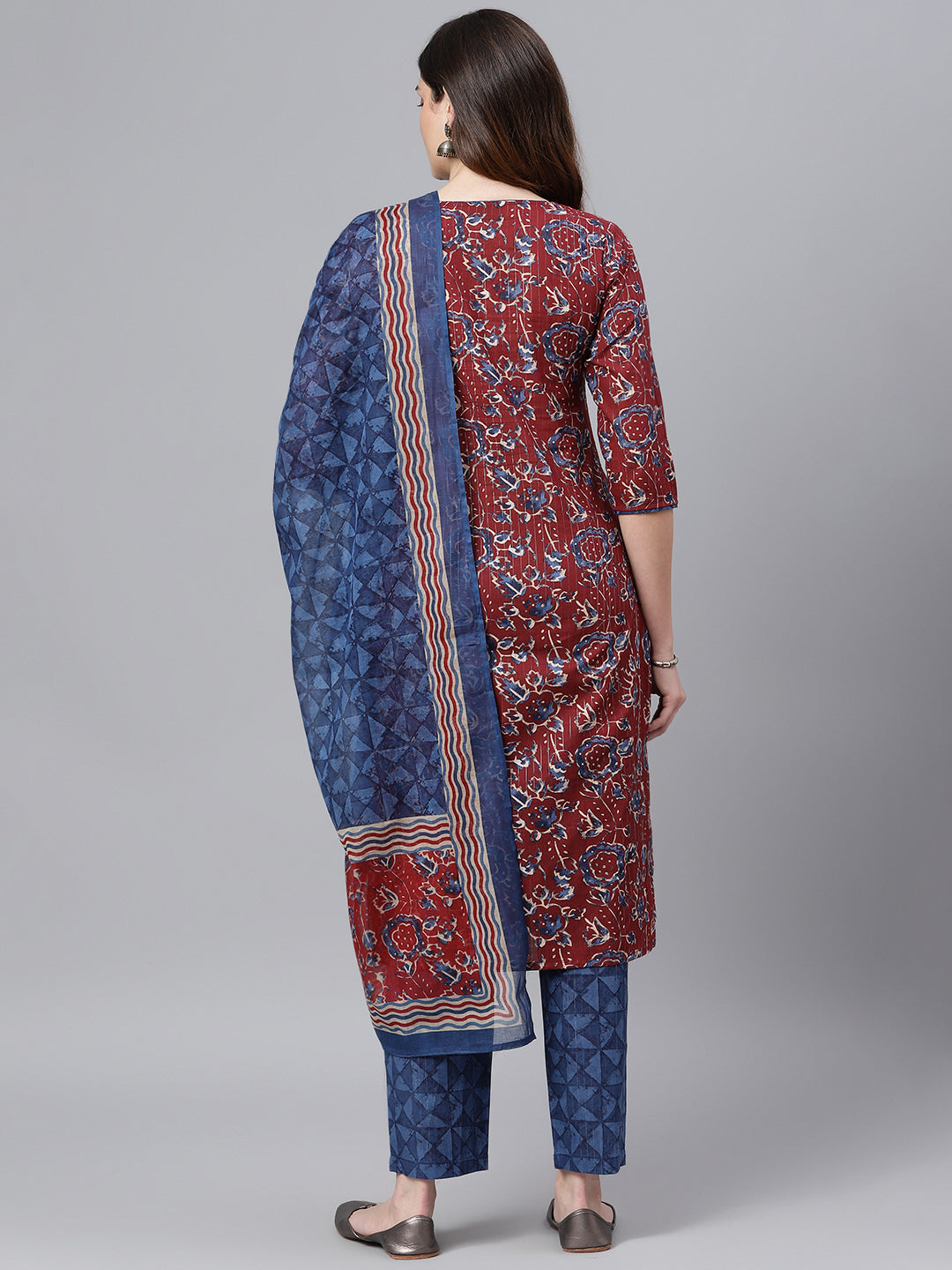 idalia-maroon-printed-kurta-with-blue-printed-pants-and-dupatta-4