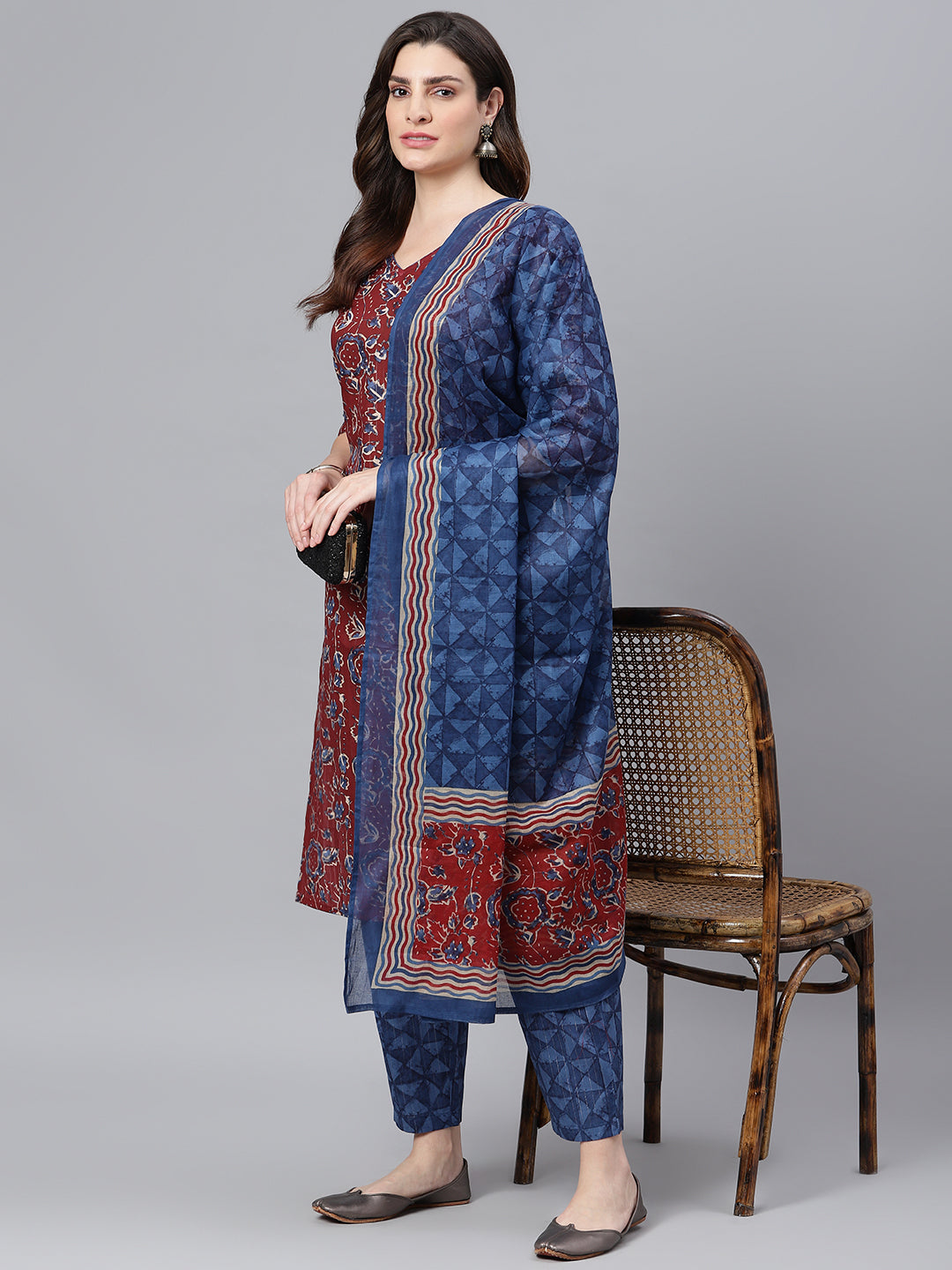 idalia-maroon-printed-kurta-with-blue-printed-pants-and-dupatta-5