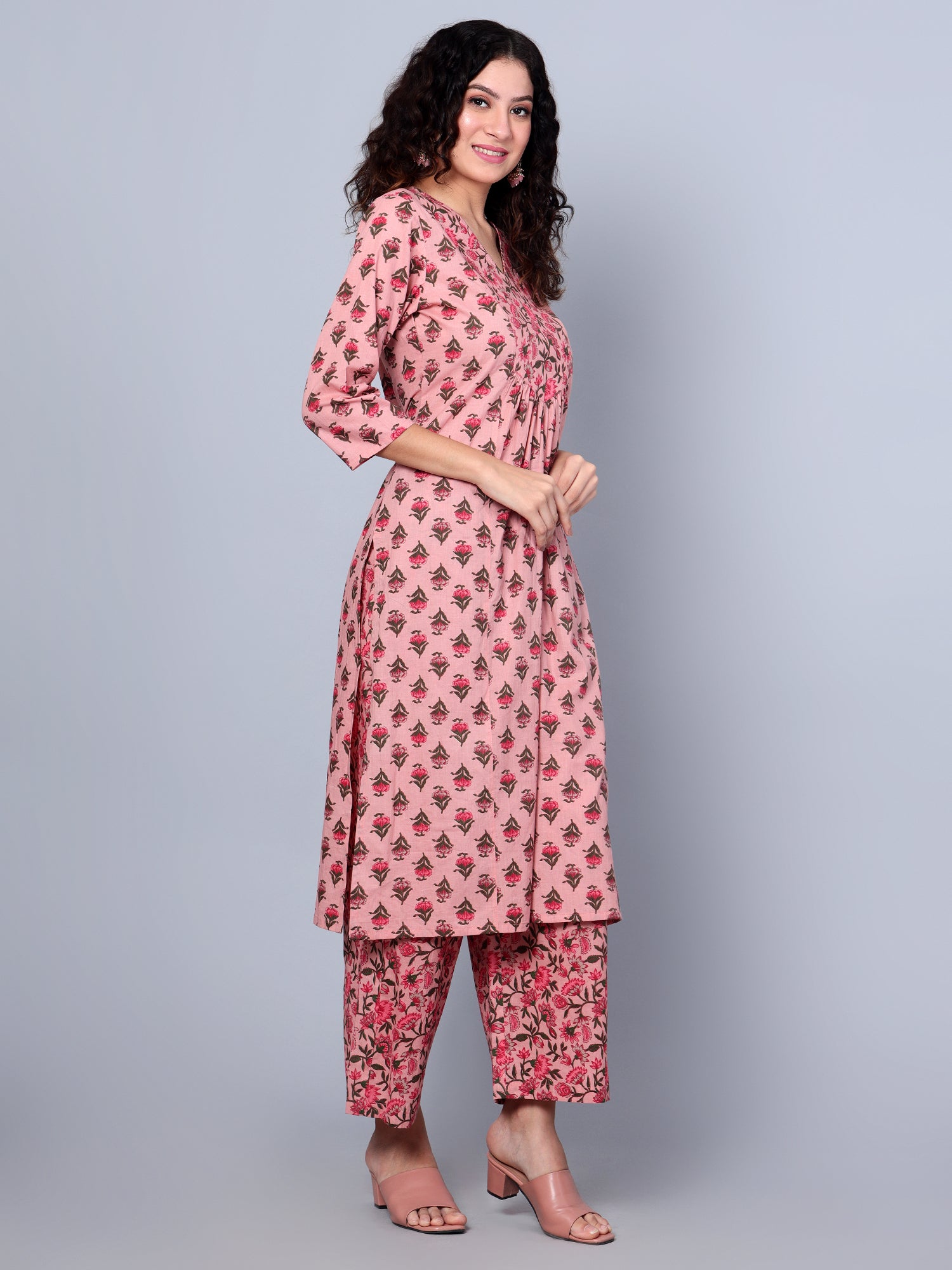 http://www.ecraftindia.intellozene.com/media/import/1Idalia_Website_Images/IKRT0543_3.jpg-3