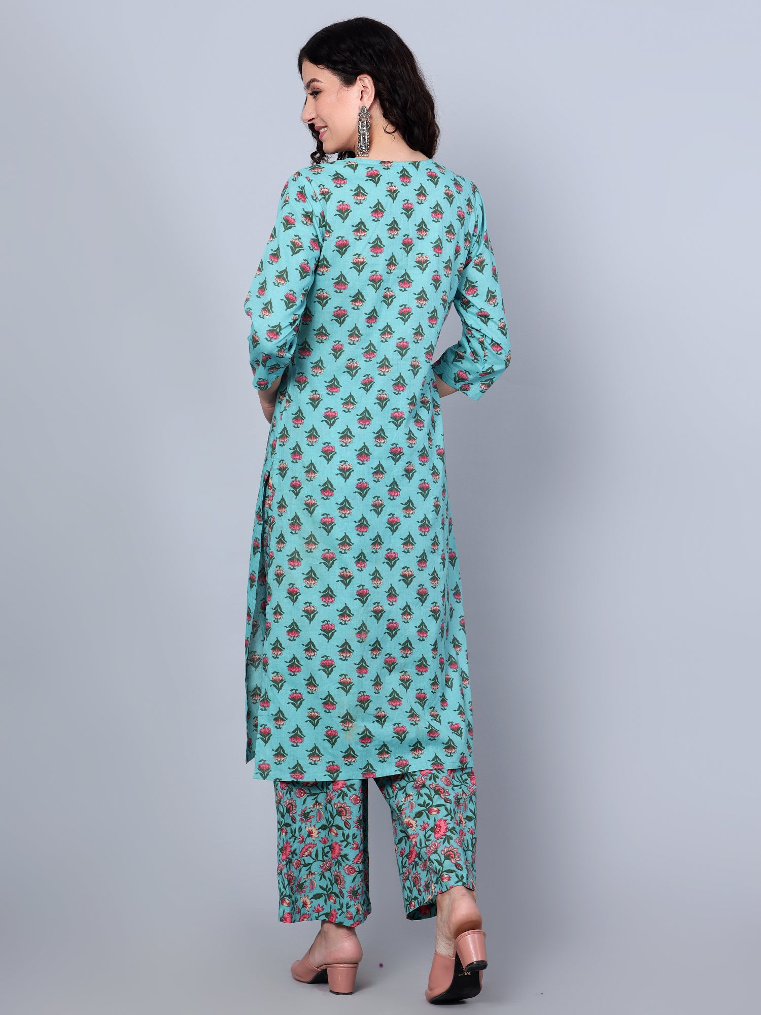 http://www.ecraftindia.intellozene.com/media/import/1Idalia_Website_Images/IKRT0545_4.jpg-4