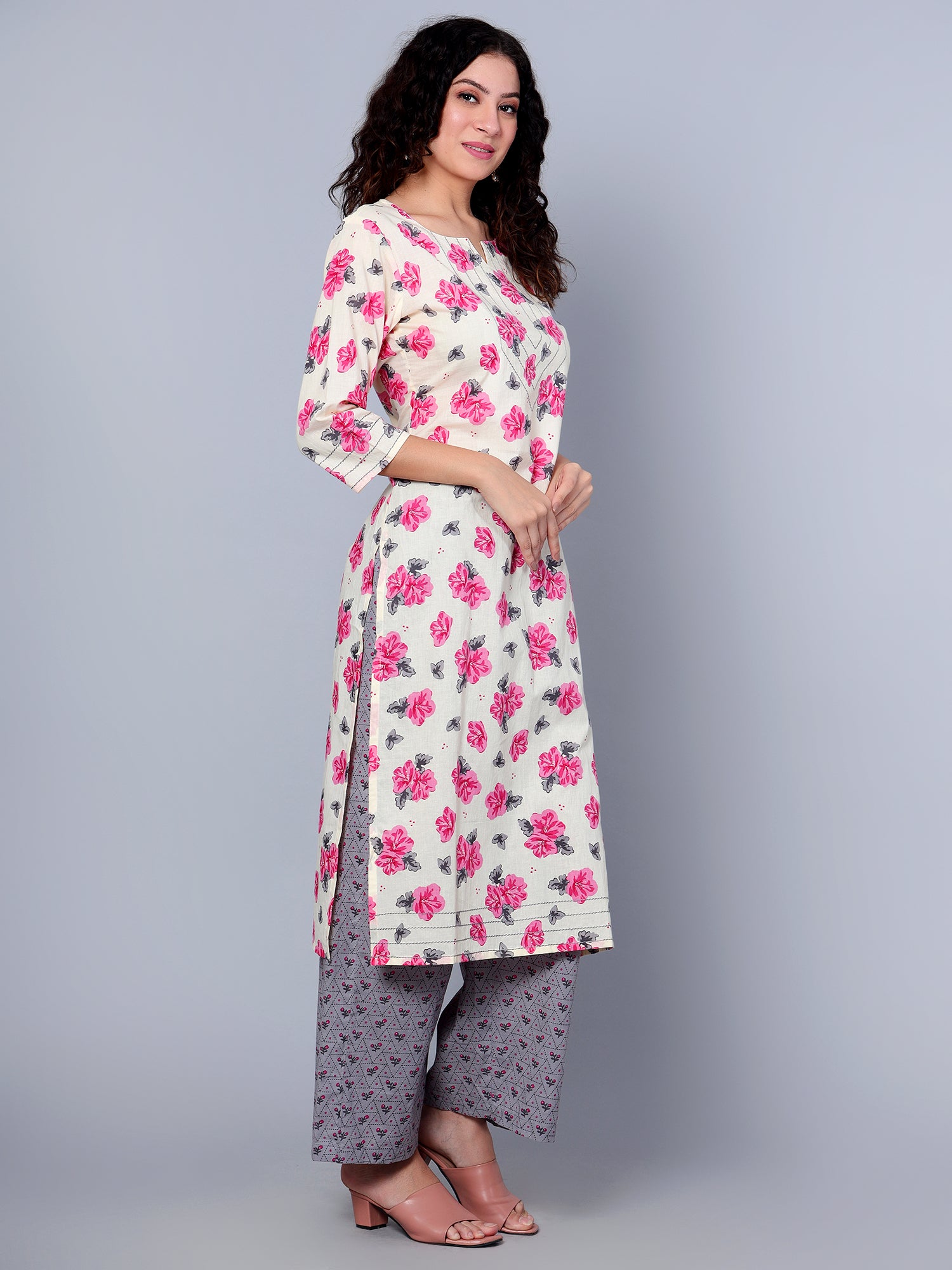 http://www.ecraftindia.intellozene.com/media/import/1Idalia_Website_Images/IKRT0557_3.jpg-3