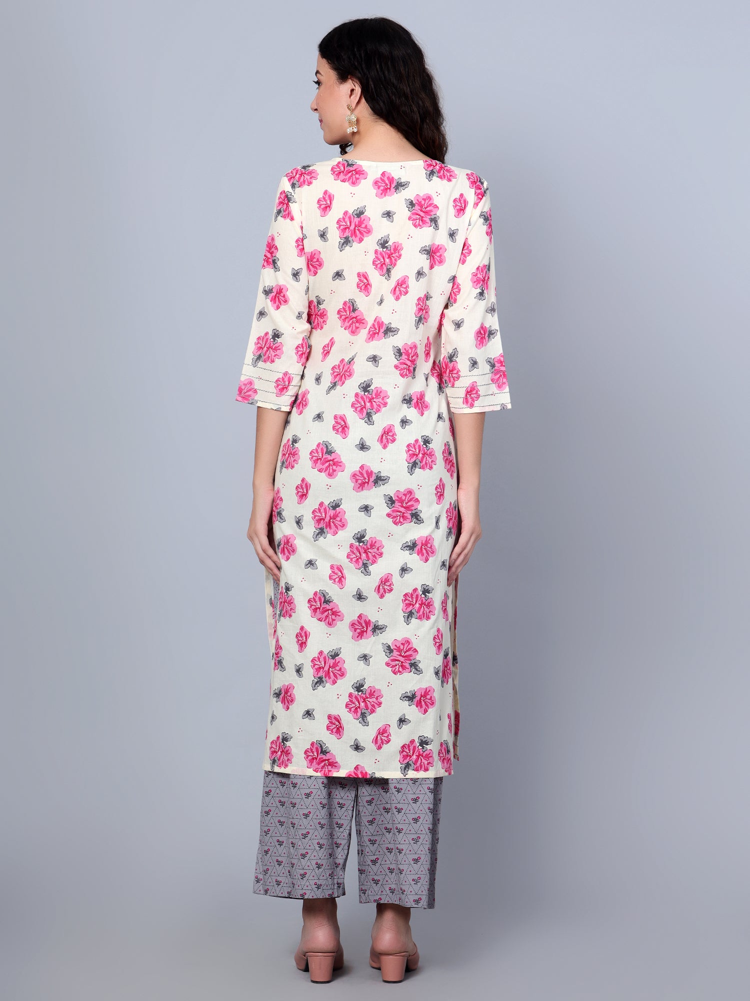 http://www.ecraftindia.intellozene.com/media/import/1Idalia_Website_Images/IKRT0557_4.jpg-4