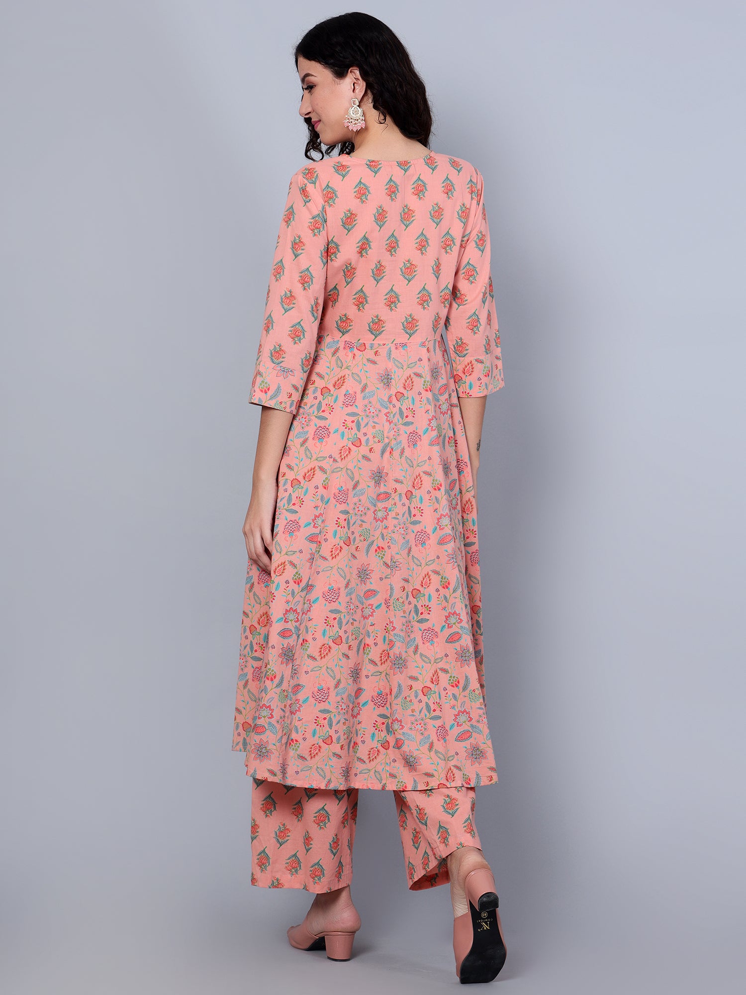 http://www.ecraftindia.intellozene.com/media/import/1Idalia_Website_Images/IKRT0558_4.jpg-4